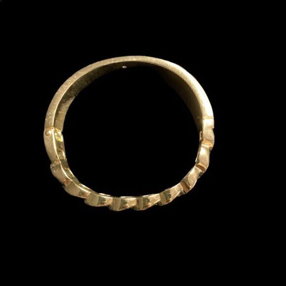 Chain detail bangle goldtone spring open / closure - Picture 2 of 4